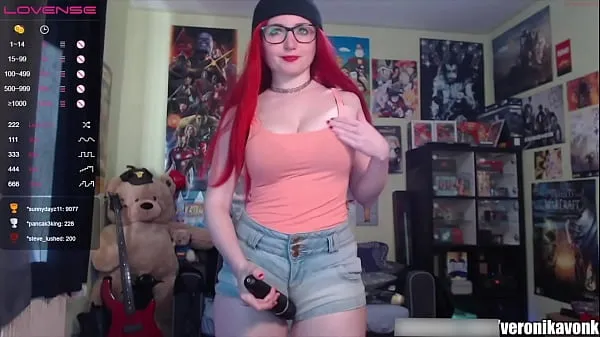 ใหญ่ Perky big boobs teen showing her perfect body to gain followers in live stream ท่ออุ่น