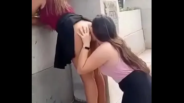 Mexican lesbians ask me to record them while their friend sucks their ass أنبوب دافئ كبير