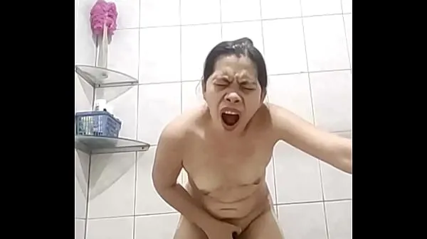 Big Asian Wifey, Miss Bea shows off her sexy ass and fucks herself silly being an obedient Bitch warm Tube