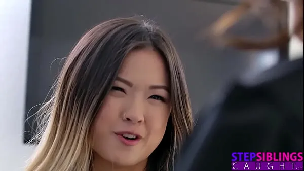 Ống ấm áp StepSiblingsCaught - Stepsis Says "Now you're gonna get hard thinking about me naked!" S17:E4 lớn