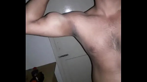 Velika Sexy body show muscle man topla cev