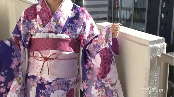 Grande Rei Kawashima Apresentando um novo trabalho de "Kimono", uma categoria especial da popular série de coleção de modelos porque é um seijin-shiki de 2013! Rei Kawashima aparece em um kimono com muito charme diferente do tubo quente
