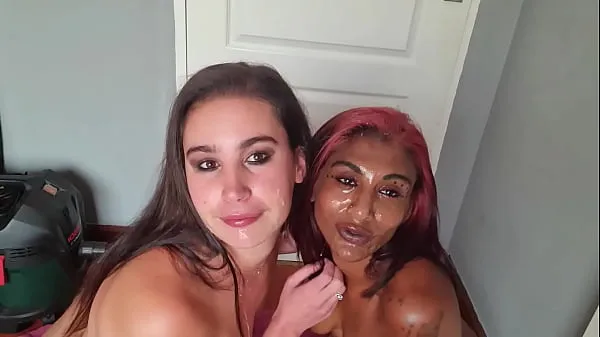 Velká Mixed race LESBIANS covering up each others faces with SALIVA as well as sharing sloppy tongue kisses teplá trubice