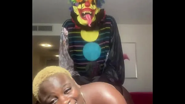 Marley DaBooty Getting her pussy Pounded By Gibby The Clown أنبوب دافئ كبير
