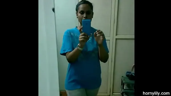 Suuri Tamil Maid In Bathroom Filmed Naked lämmin putki