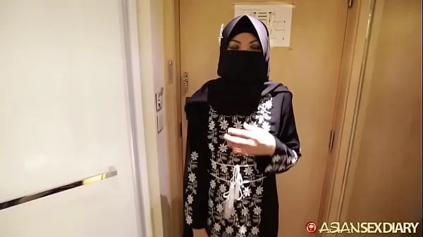 Grote 18yo Hijab arab muslim teen in Tel Aviv Israel sucking and fucking big white cock warme buis