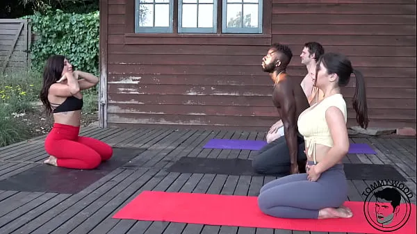 BBC Yoga Foursome Real Couple Swap Tiub hangat besar