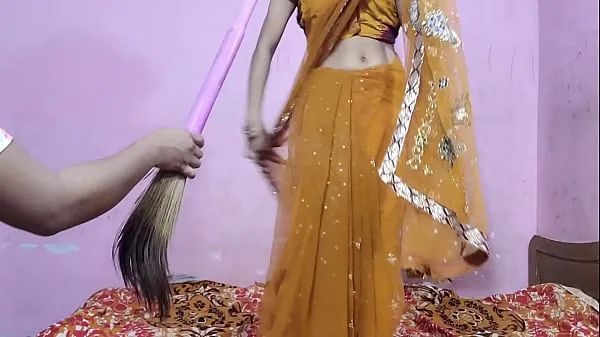 Stort wearing a yellow sari kissed her boss varmt rør