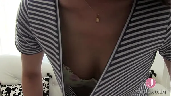 ใหญ่ A with whipped body, said she didn't feel her boobs, but when the actor touches them, her nipples are standing up ท่ออุ่น