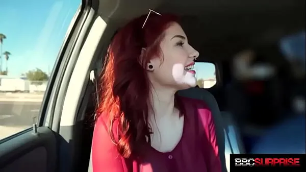 Ống ấm áp 18yo Red Haired Newbie Jules Gets her First BBC and Creampie lớn