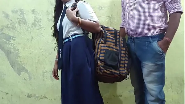 Stort Indian college girl misbehaved with her teacher Mumbai Ashu varmt rør