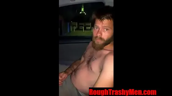 Grote Homeless Stud sucks his first cock warme buis