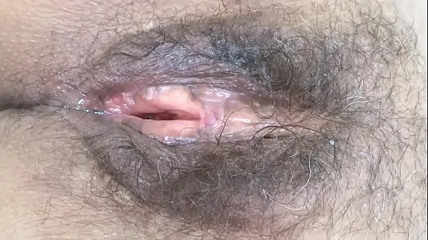 I show my big hairy pussy after having fucked on the beach with my beautiful boss Tiub hangat besar