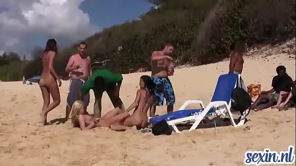 horny girls play on the nudist beach Tabung hangat yang besar