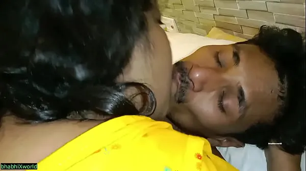 Suuri Hot beautiful Bhabhi long kissing and wet pussy fucking! Real sex lämmin putki