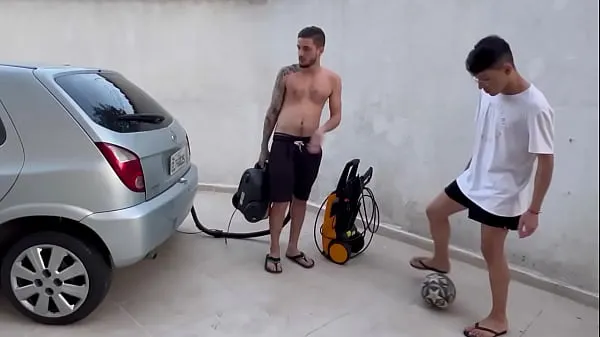 Μεγάλος Came Home And Asked For His Help To Wash The Car θερμός σωλήνας
