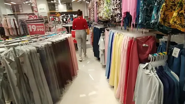 Big I chase an unknown woman in the clothing store and show her my cock in the fitting rooms warm Tube