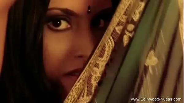 Veľká Indian Princess Exposes Her Body teplá trubica