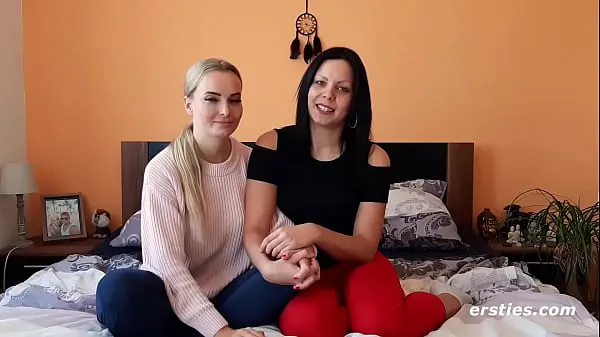 Duża Ersties: These girlfriends like to be watched ciepła tuba