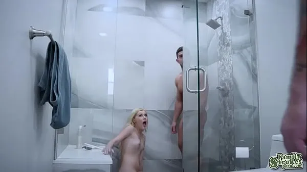 Stort Eddie Dean joins Minxx Marley in pleasuring her pussy inside the shower room varmt rör