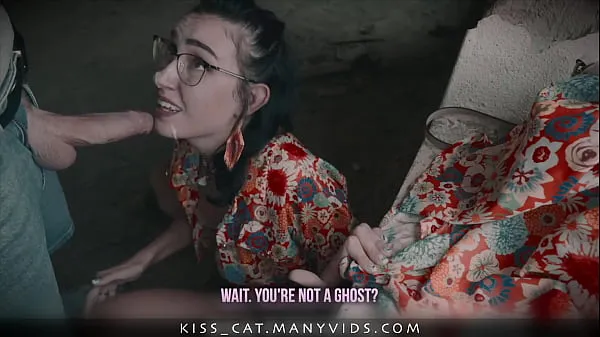 Μεγάλος Stranger Ghost Called to Public Fuck Kisscat in an Abandoned House θερμός σωλήνας