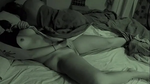 큰 Masturbating next to boyfriend while he takes a nap 따뜻한 튜브
