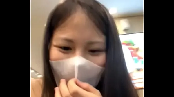 Grote Vietnamese girls call selfie videos with boyfriends in Vincom mall warme buis