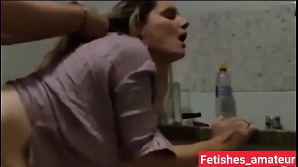 Blonde was cooking, and is taken by surprise by her best friend's boyfriend, she sucks, does anal, and shits his dick أنبوب دافئ كبير