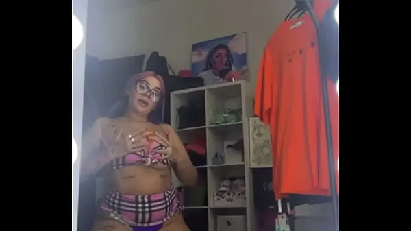 Grande Snow bunny shakes ass and titties to JuiceWRLD tubo quente