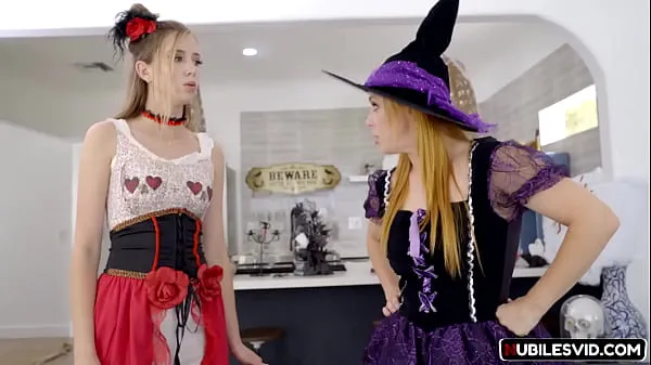 Velika Milf Teach Porn S11-E7 Haley Reed, Penny Pax In Dick Trick or Treat topla cev