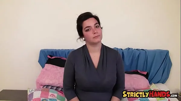 Stort StrictlyHands - Watch chubby cutie Rose show off huge tits and jerk cock varmt rör
