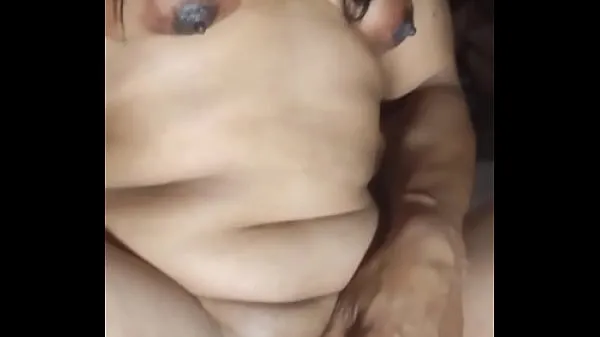 Velká Bitch showing her natural lesbian shemale body teplá trubice