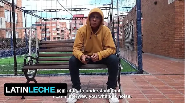Velká Hot Latino Stud Gets Tricked To Suck Stranger's Dick During Interview In Bogota - Latin Leche teplá trubice