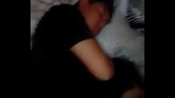 Big THEY FUCK HIS WIFE WHILE THE CUCKOLD SLEEPS warm Tube