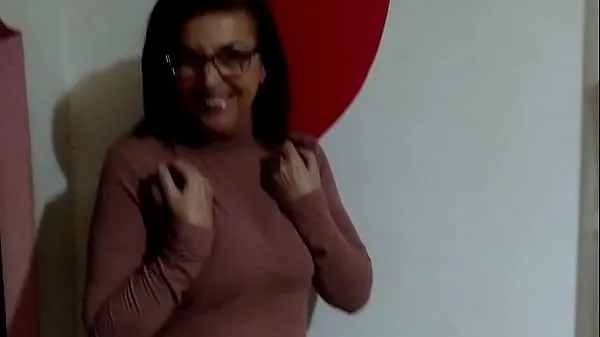 Stort Spanish grannies fucking: Rocio swallows it all and smacks her lips while tasting milk (full on Red varmt rör