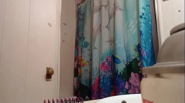 Suuri Caught mom taking a shower lämmin putki