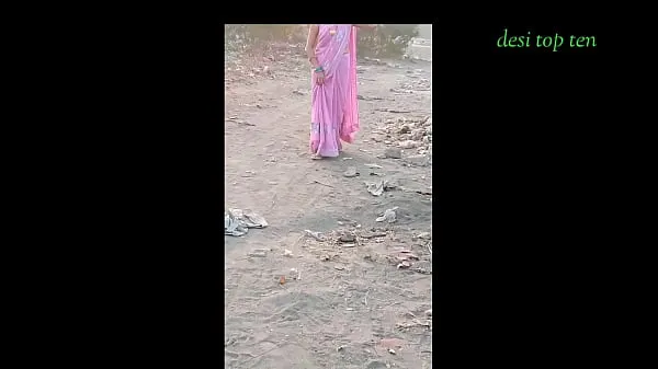 Best sexy pussy darshan of Desi Indian Bhabhi's sexy from outside in the house أنبوب دافئ كبير