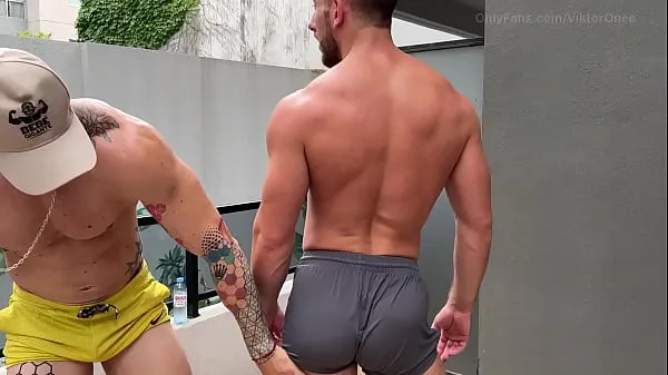 Veľká A SHOWER AFTER TRAINING AND I BURY MY DICK IN HIS ASSHOLE teplá trubica