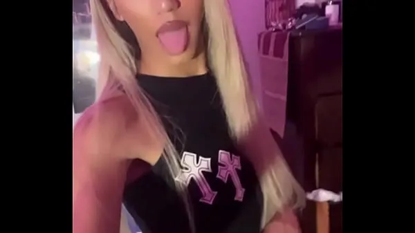 Stort Sexy Crossdressing Teen Femboy Flashes Her Ass varmt rör
