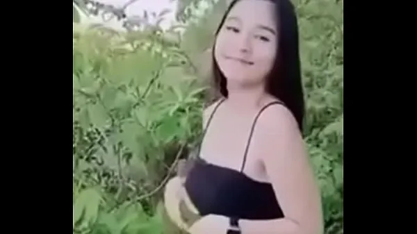 Stort Little Mintra is fucking in the middle of the forest with her husband varmt rør
