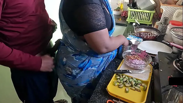 Velká flashing and jerking infront of maid swathi in kitchen teplá trubice
