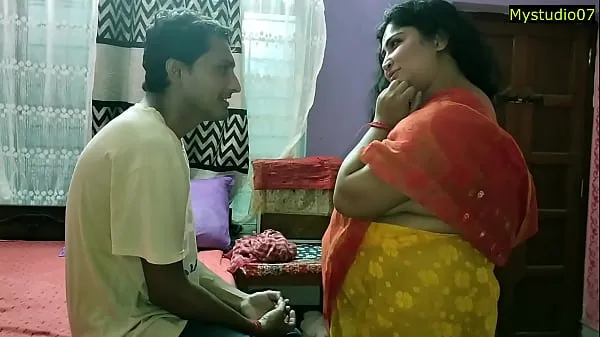 Suuri Indian Hot Bhabhi XXX sex with Innocent Boy! With Clear Audio lämmin putki