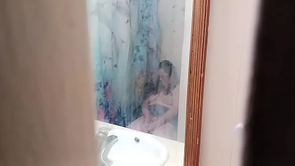 Suuri Caught step mom in bathroom masterbating lämmin putki
