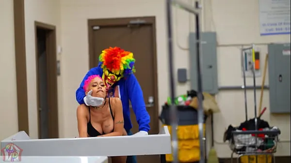 Big Ebony Pornstar Jasamine Banks Gets Fucked In A Busy Laundromat by Gibby The Clown warm Tube