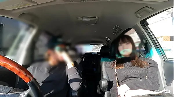 Completely real Japanese [hidden shot] Neat but baby-faced big breasts that can be seen from the top of the knit Unexpected exposure confession "I want to have sex in the car" while driving and suddenly breaks out in car sex [Appearance] [Close أنبوب دافئ كبير