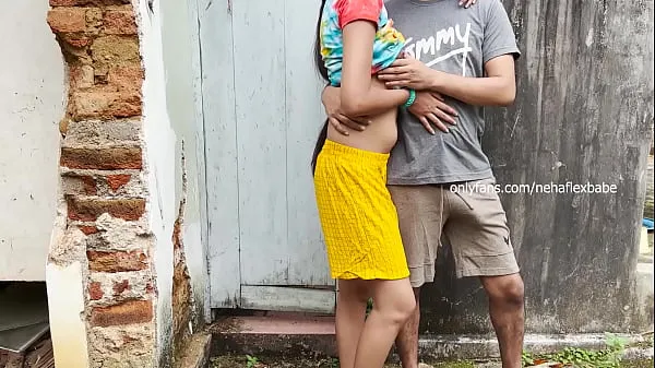 Stort horny indian couple outdoor sex after clsses varmt rør