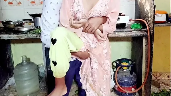 Desi step sister took out her step brother's semen and spilled it on her boobs أنبوب دافئ كبير