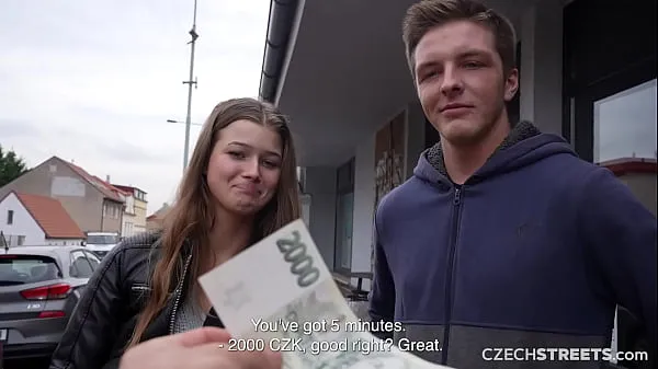 Stort CzechStreets - He allowed his girlfriend to cheat on him varmt rør