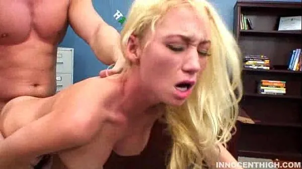 Ống ấm áp Beautiful blonde Madison Scott gets fucked and creampied in class lớn