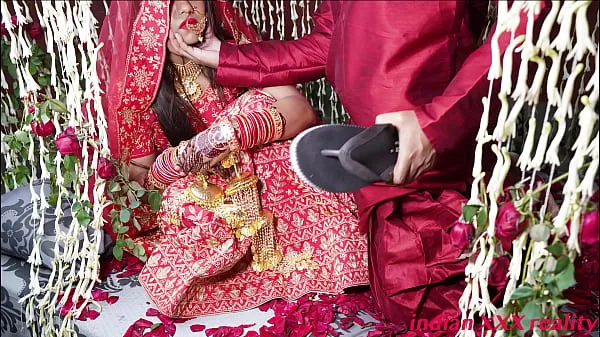 Stort Indian marriage honeymoon XXX in hindi varmt rör